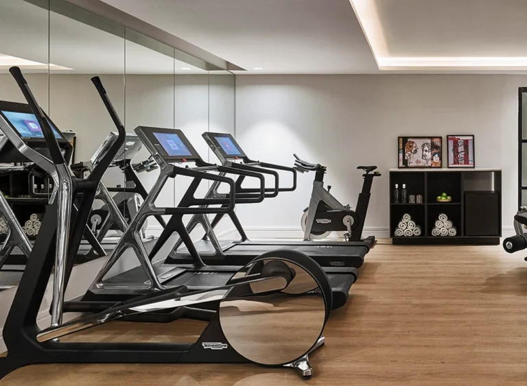 gimnasio_con_cuadros_1